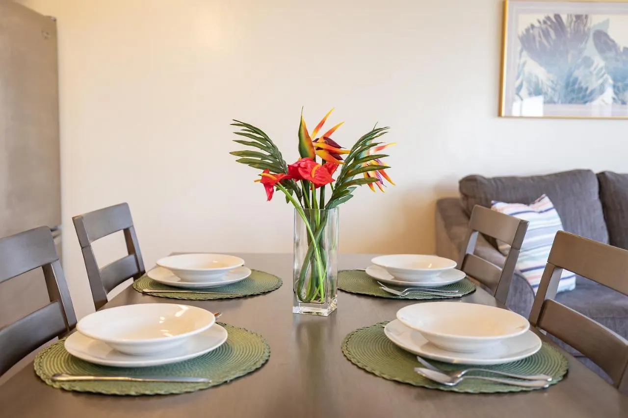 1Br Condo With Great Ocean Views - 1 Block To Beach With Free Parking! 호놀룰루