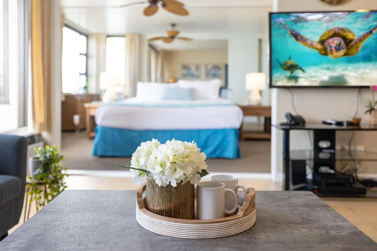 1Br Condo With Great Ocean Views - 1 Block To Beach With Free Parking! 호놀룰루