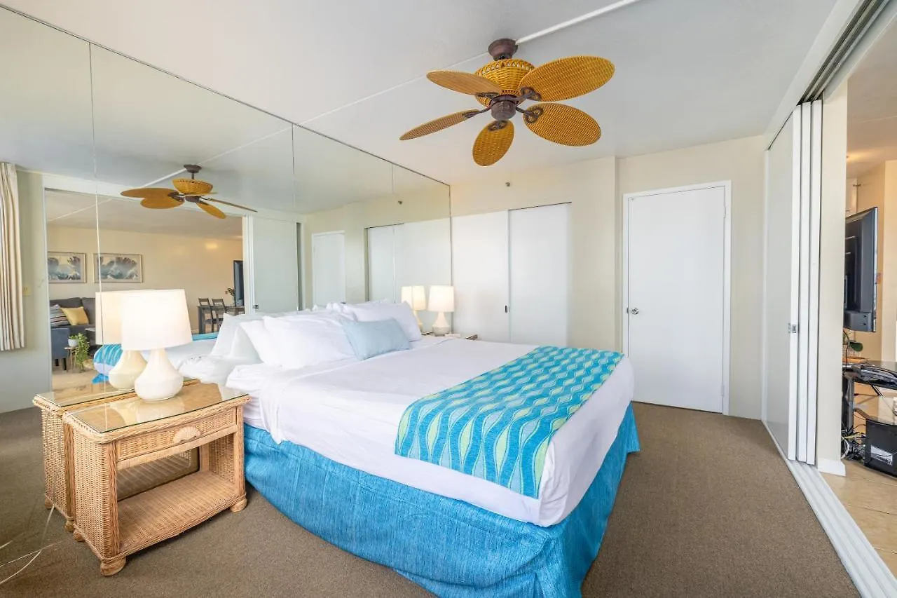 아파트 1Br Condo With Great Ocean Views - 1 Block To Beach With Free Parking! 호놀룰루