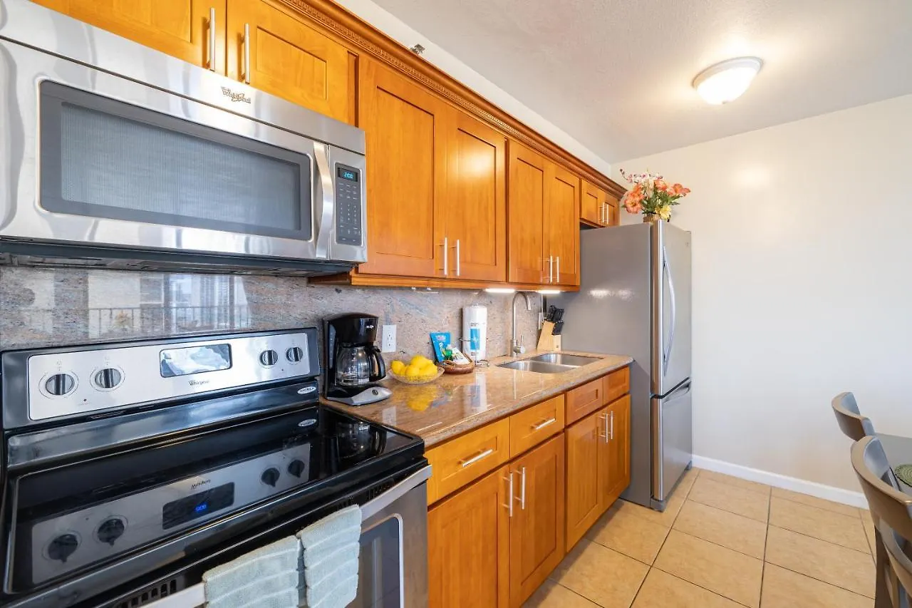 1Br Condo With Great Ocean Views - 1 Block To Beach With Free Parking! 호놀룰루 미국