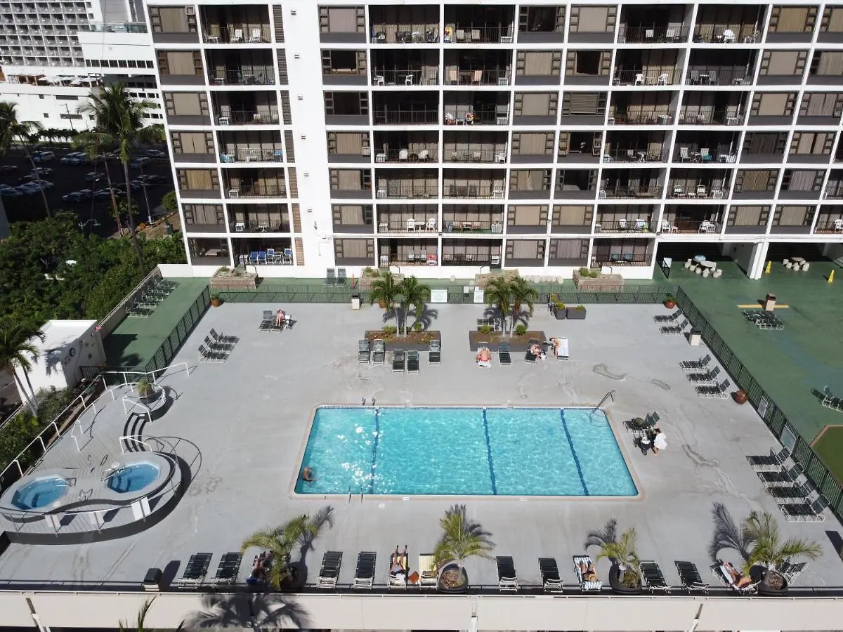 1Br Condo With Great Ocean Views - 1 Block To Beach With Free Parking! 호놀룰루 아파트