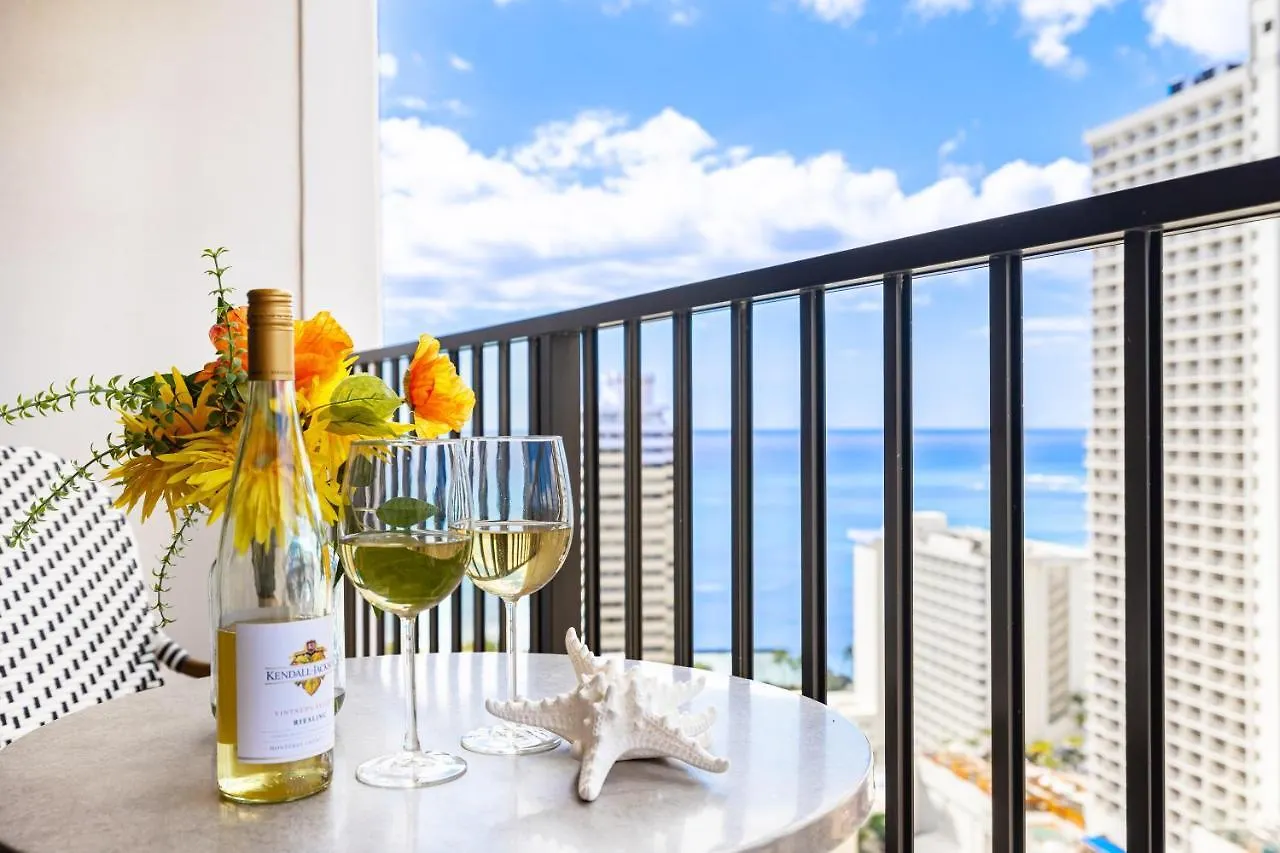 아파트 1Br Condo With Great Ocean Views - 1 Block To Beach With Free Parking! 호놀룰루
