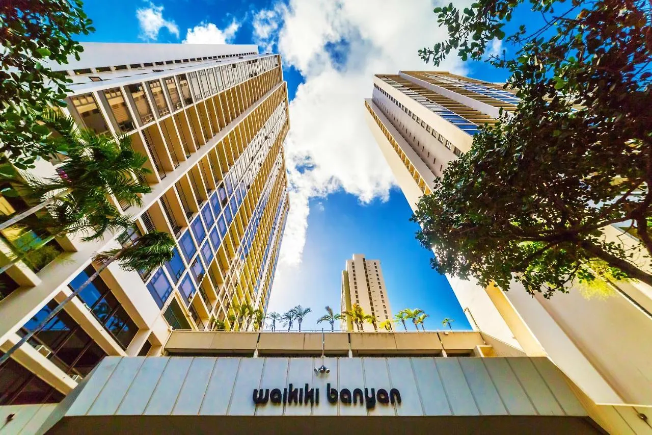 1Br Condo With Great Ocean Views - 1 Block To Beach With Free Parking! 호놀룰루