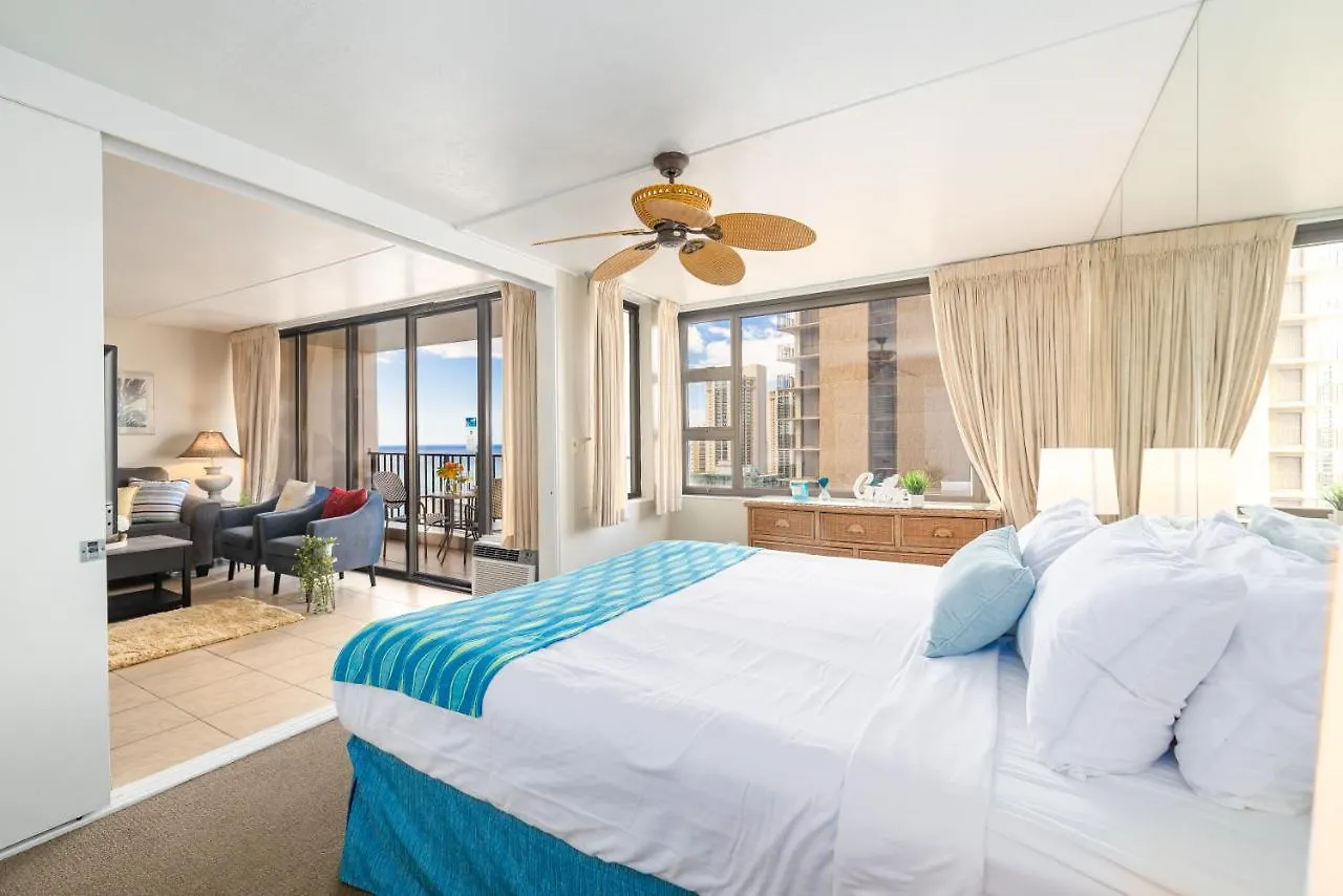 1Br Condo With Great Ocean Views - 1 Block To Beach With Free Parking! 호놀룰루 0*,  미국