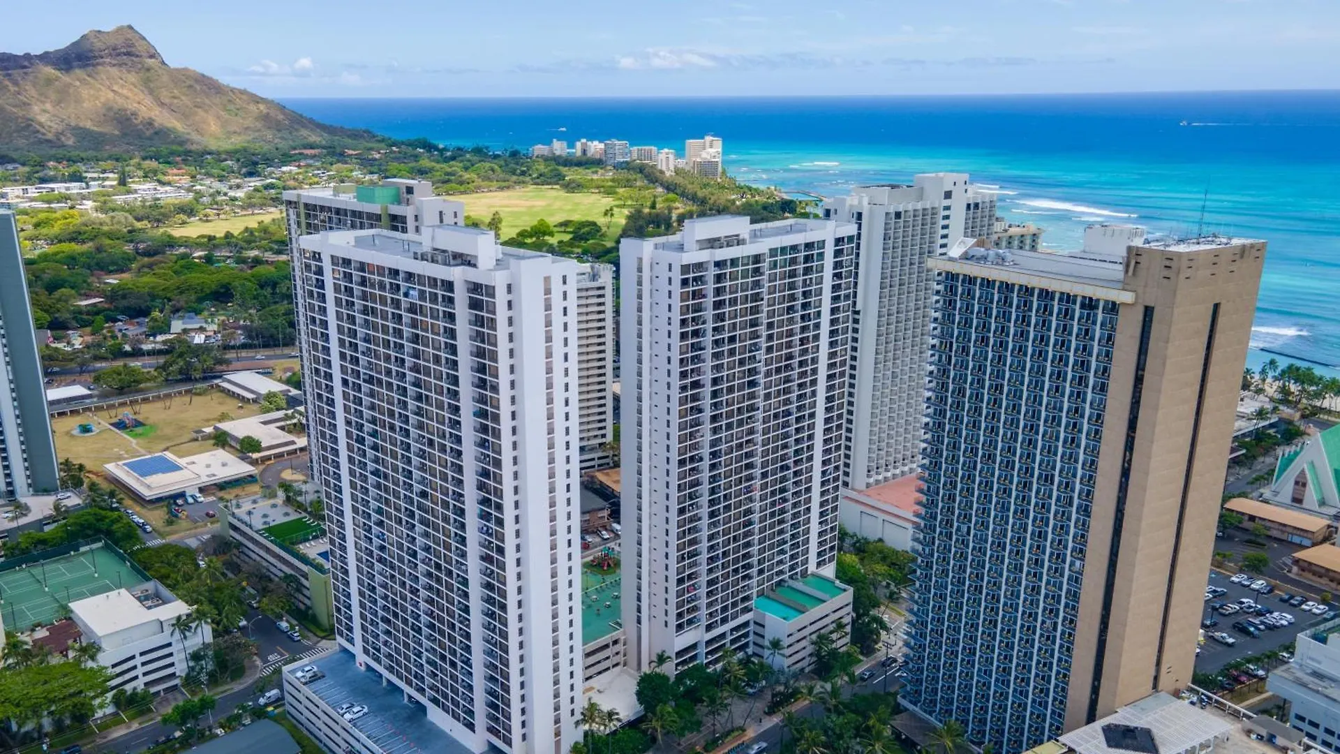 아파트 1Br Condo With Great Ocean Views - 1 Block To Beach With Free Parking! 호놀룰루