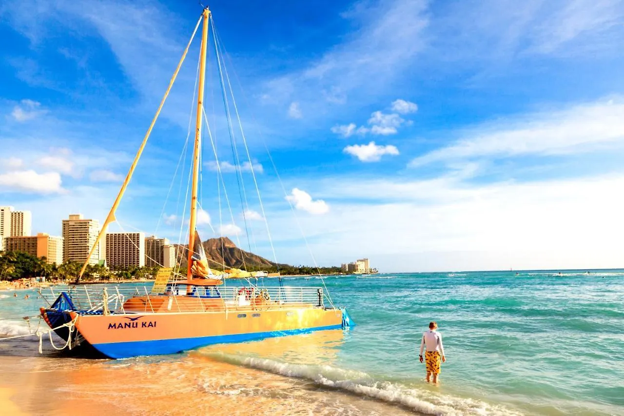 Apartment 1Br Condo With Great Ocean Views - 1 Block To Beach With Free Parking! Honolulu